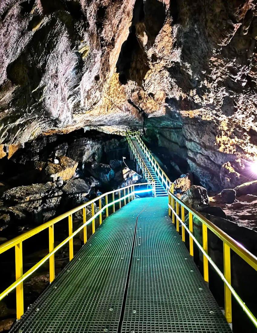 Trekking and caving in the mythological Bucegi Mountains